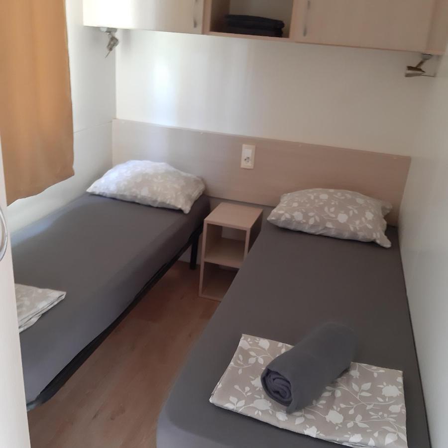 Grand Veles Camp Hotel Banjole Bagian luar foto