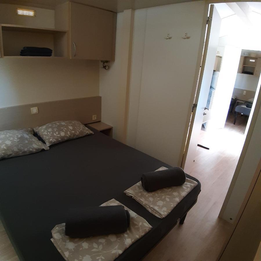 Grand Veles Camp Hotel Banjole Bagian luar foto