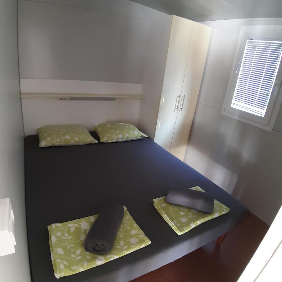 Grand Veles Camp Hotel Banjole Bagian luar foto