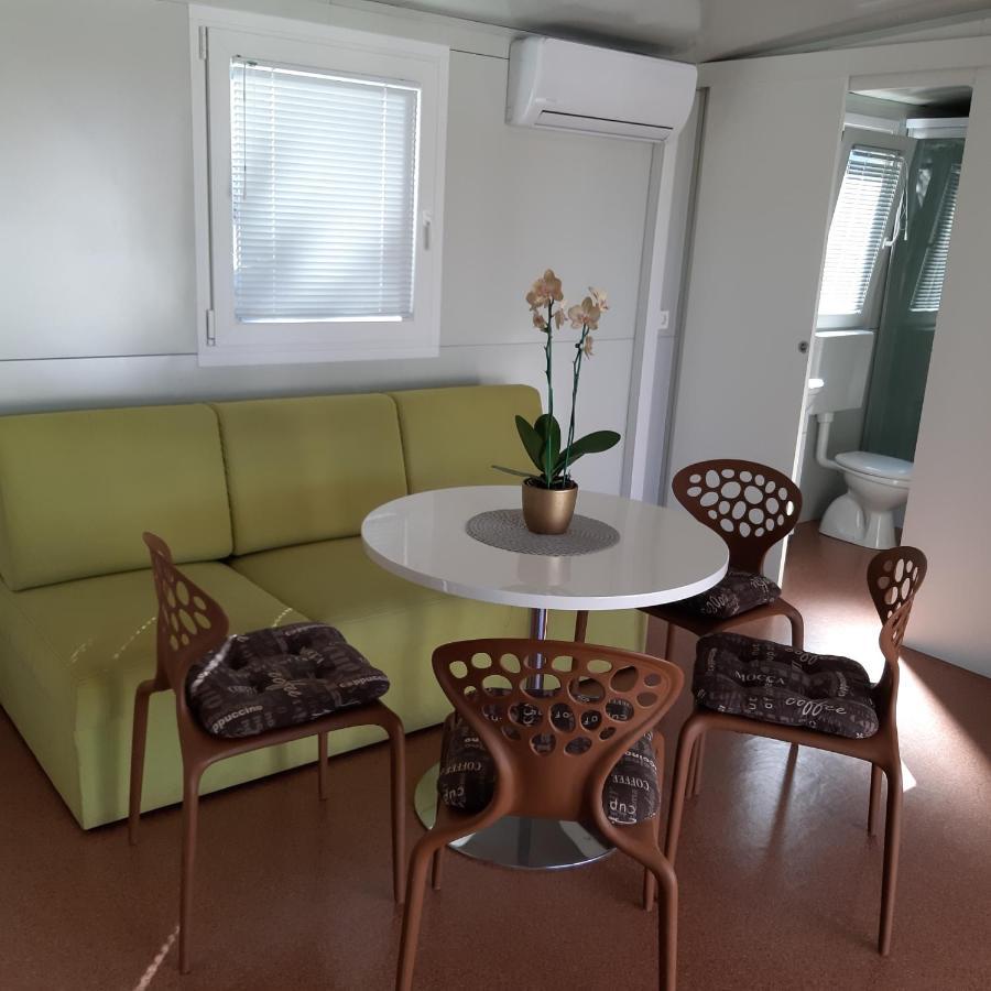 Grand Veles Camp Hotel Banjole Bagian luar foto