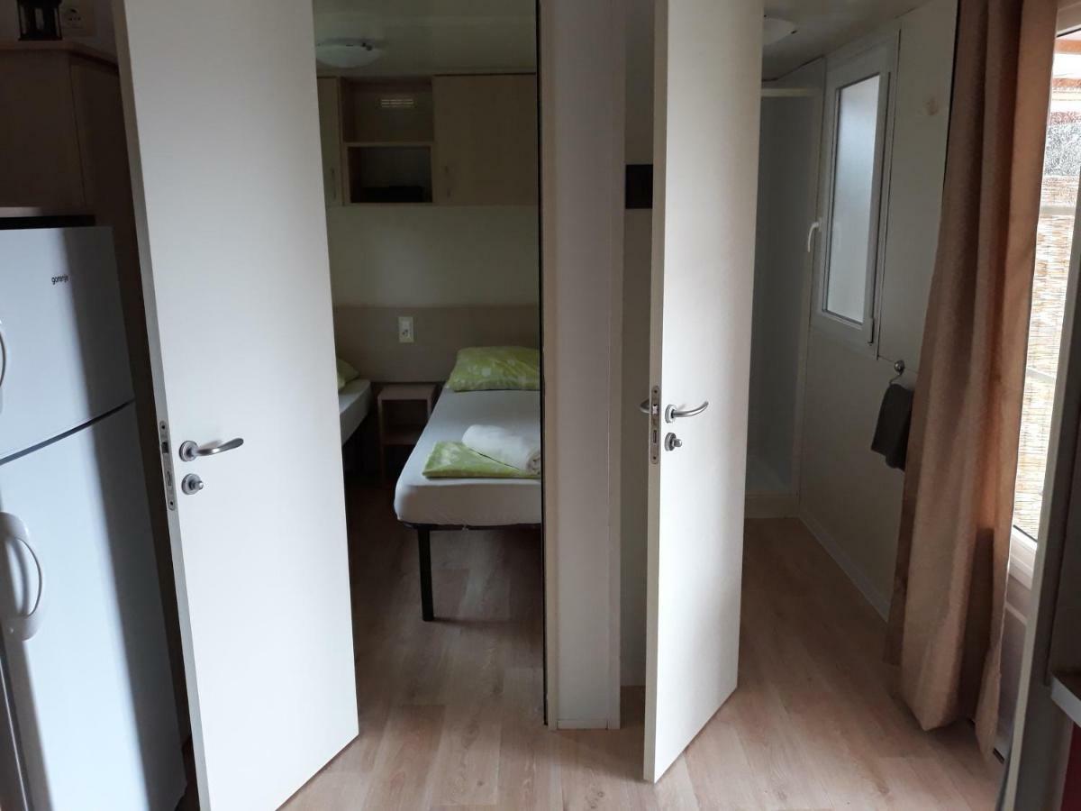 Grand Veles Camp Hotel Banjole Bagian luar foto