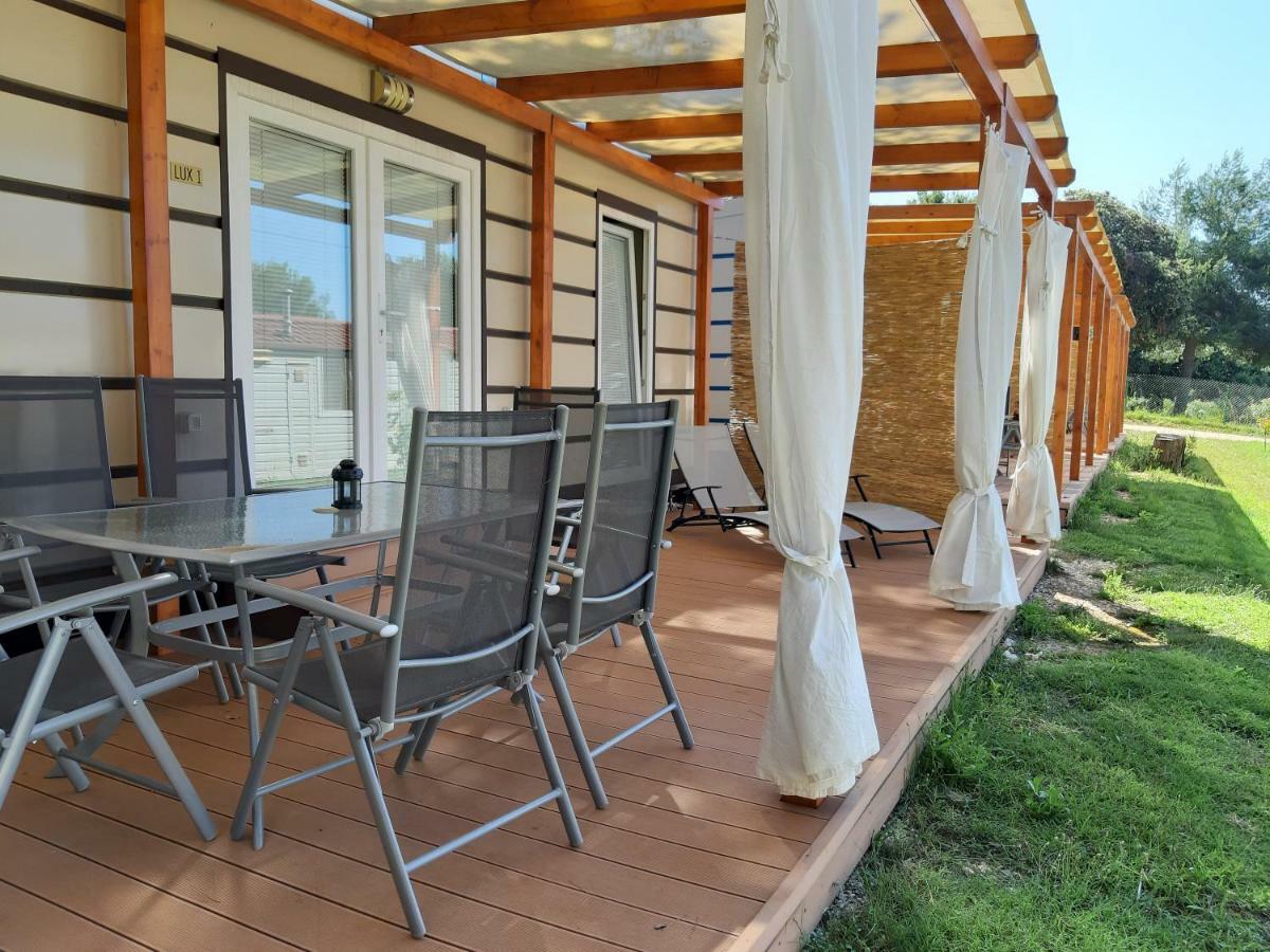 Grand Veles Camp Hotel Banjole Bagian luar foto